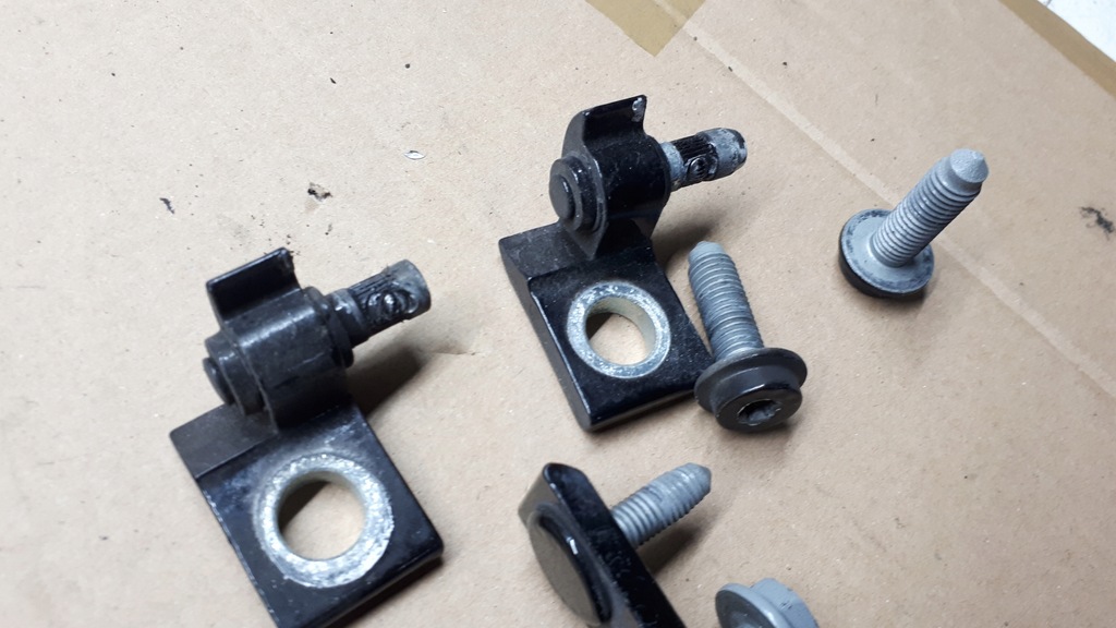 фото №7, A4 b9 8w петля петли дверь правый задняя ly9t