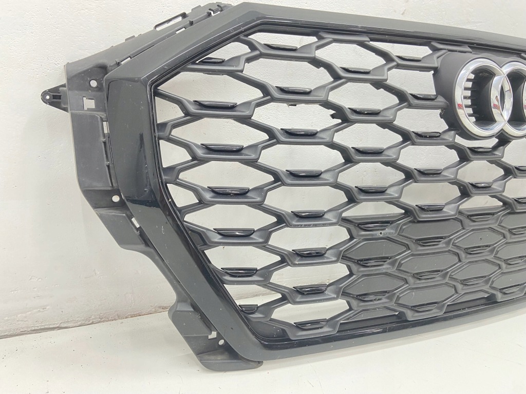 Решітка радіатора решітка радіатора бампера audi q3 ii 83a Недорого