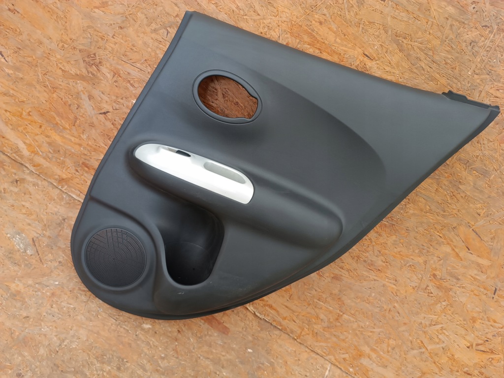 фото №10, Nissan juke f15 i 829001kb0a обшивка правий задня 829221kb0a