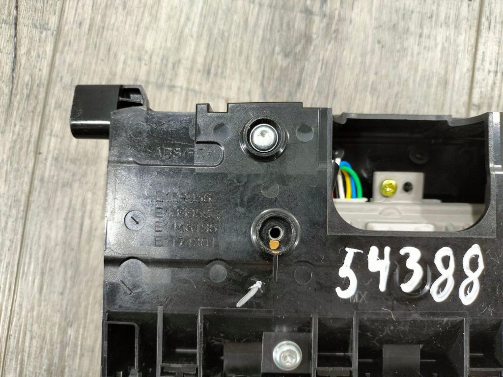 фото №9, Mercedes gle w 167 лампа освітлення кабіни a0009000039-9051