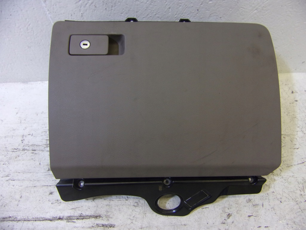 Купить Бардачок пассажира volkswagen passat b6