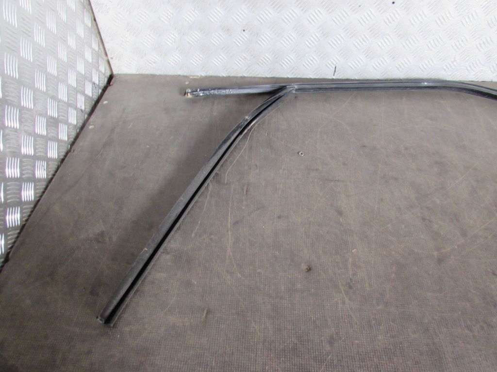 фото №8, Рамка прокладка дверь правый перед ford s-max 06-10