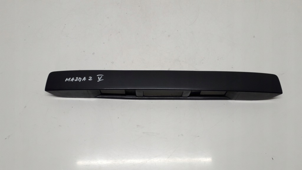 фото №2, Mazda 2 02-07 накладка молдинг кришки задня