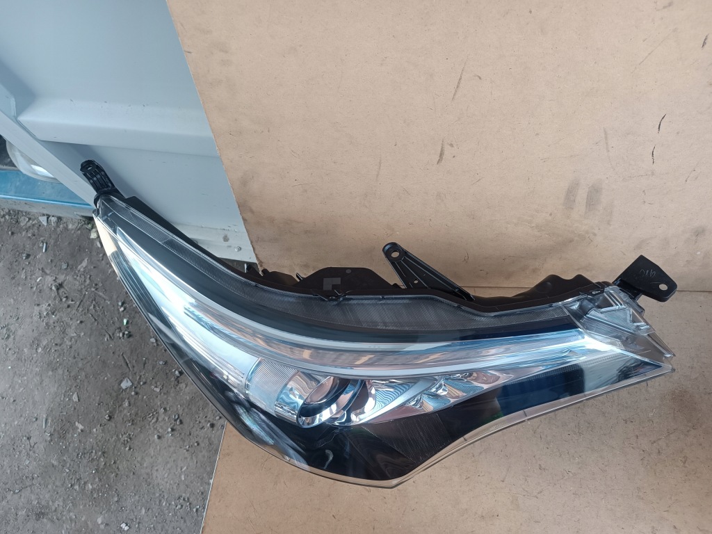 Купить Toyota avensis t27 рестайлинг  линза led фара правый  левая