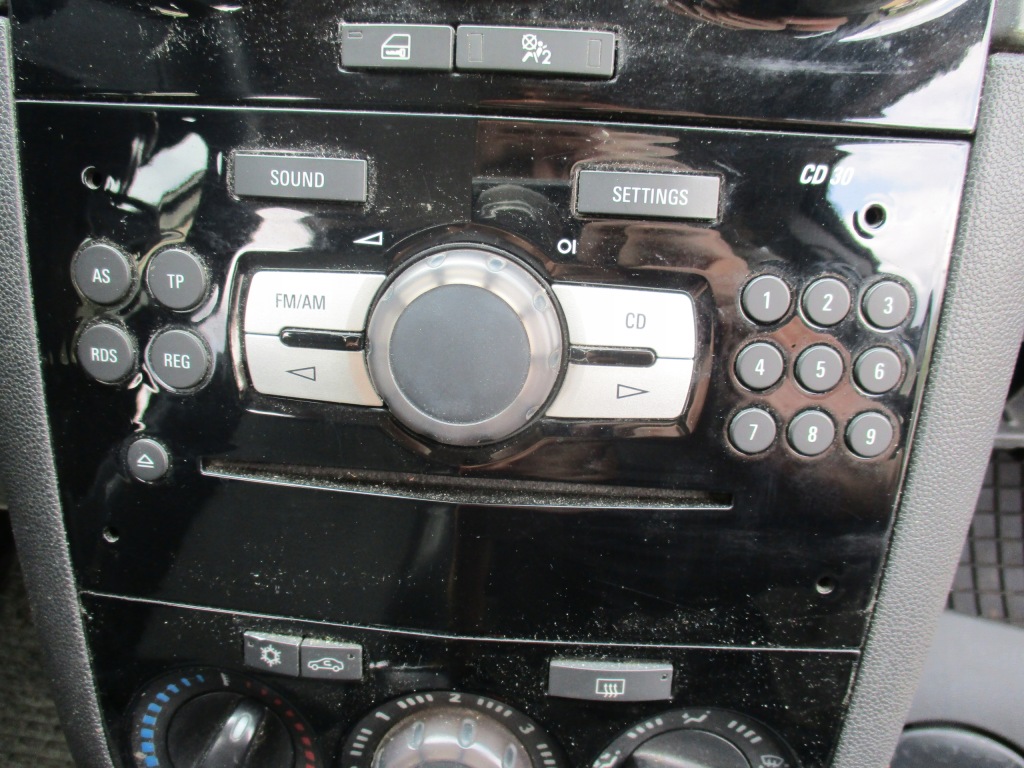 фото №1, Радио cd 30 corsa d plus kod