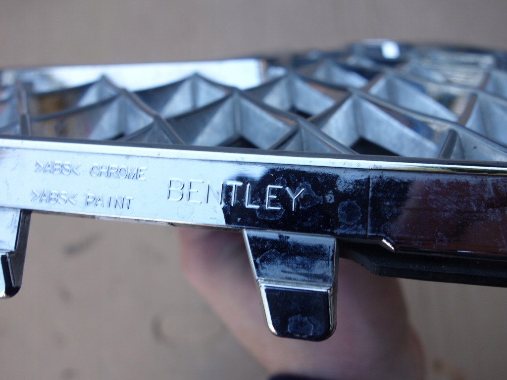 Купить Решётка бампера bentley bentayga 36a правый перед хромированная