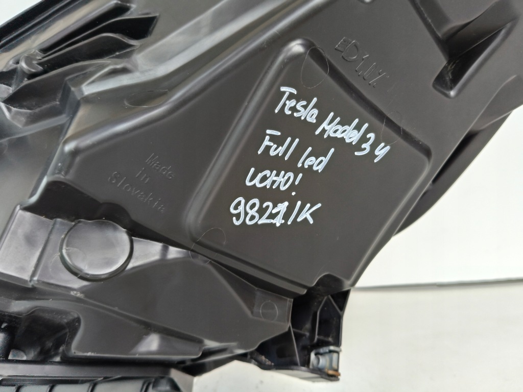 Фара правый  фара tesla model 3 y 20- рестайлинг  full led Киев