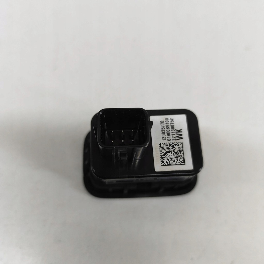 фото №6, Kia ev6 2023 кнопка открывания крышки багажника