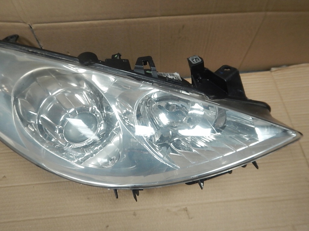 фото №4, Лампа перед права peugeot 307 lift eu
