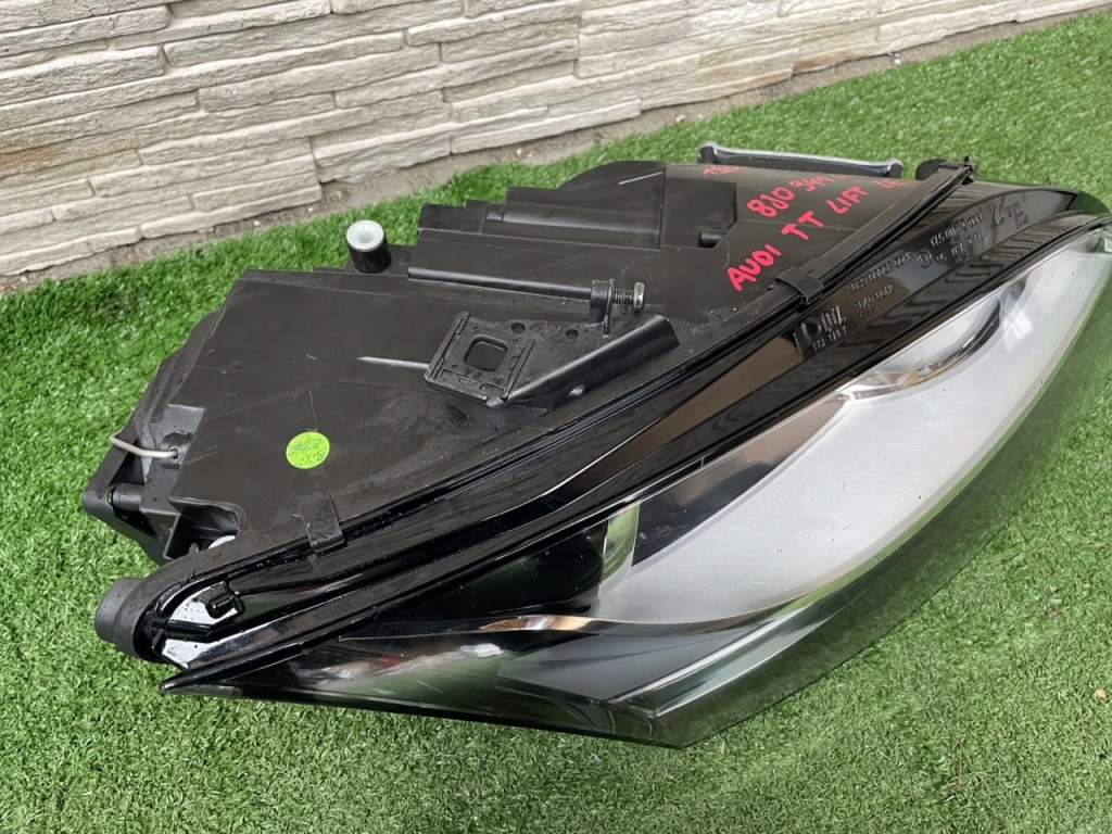 фото №2, Лампа audi tt lift 8j0 led 8j0941044