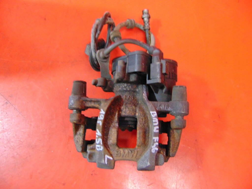 фото №1, Bmw 2 f46 f45 суппорт электрический левый задняя скоба