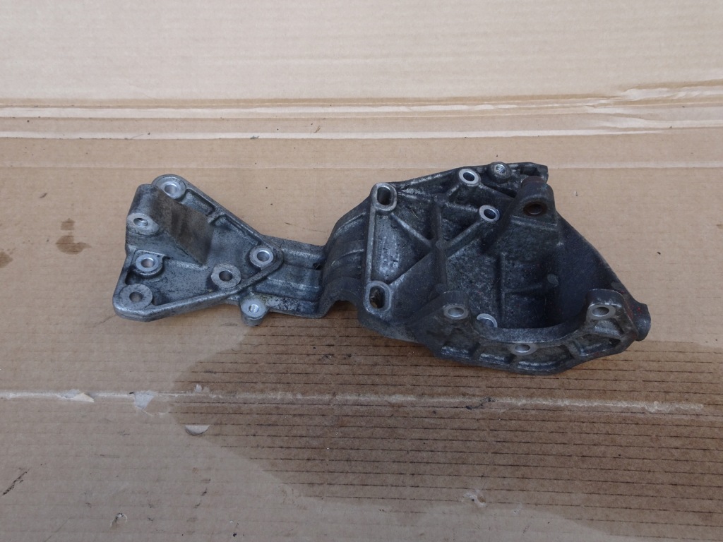 фото №1, Volvo v60 s60 ii 2.4 d5 кронштейн генератора 31316673