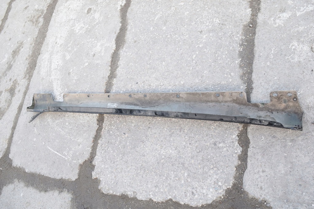 фото №1, Mercedes w211 накладка порог левая sedan