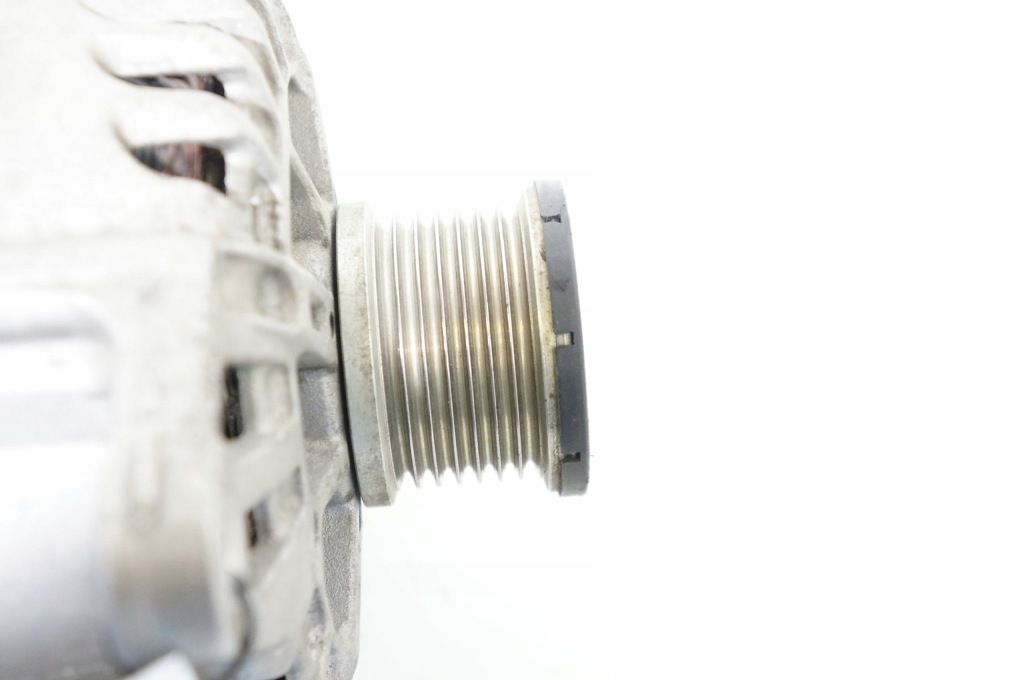 Генератор renault captur 0,9 1,2 tce 231007842r в Україні
