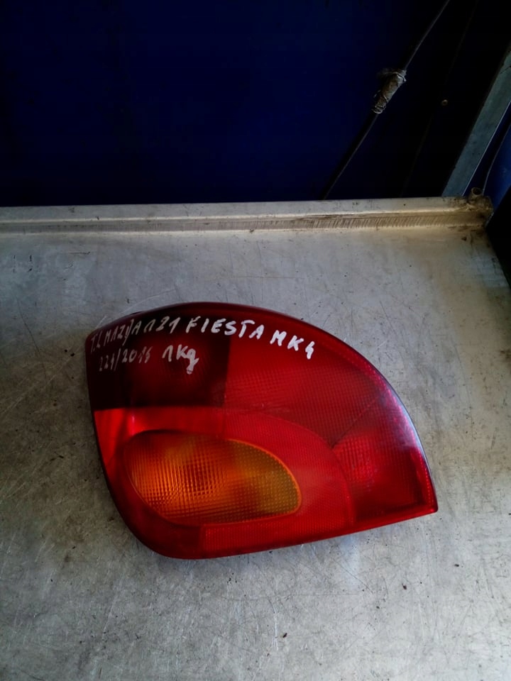 фото №1, Mazda 121 fiesta mk4 - лампа задняя левая