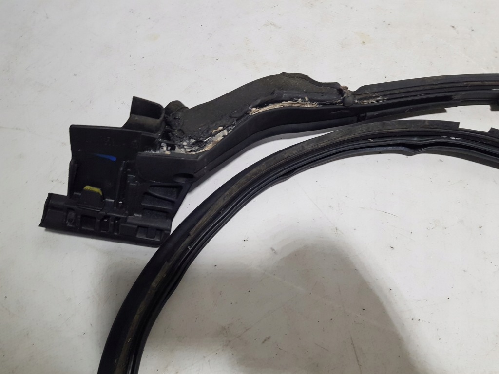Прокладка дах кришки багажника a1727500098 mercedes slk r172 w172 Ціна