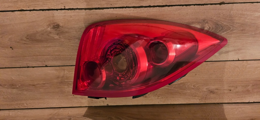 фото №1, Лампа левый задняя задняя левая nissan primera p12 hb