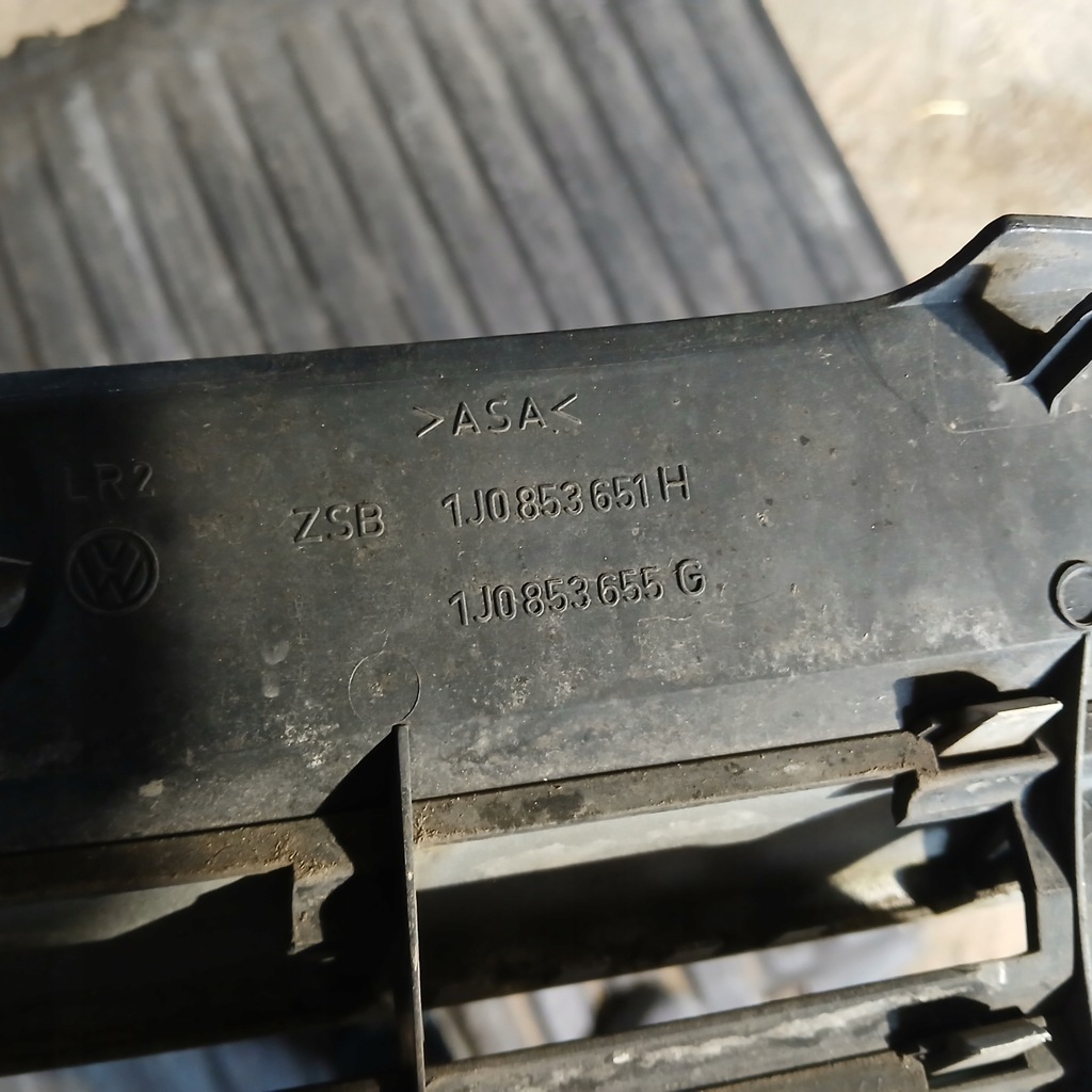 фото №8, Решётка радиатора решётка радиатора радиатора volkswagen golf iv 1j0853655g lb7z