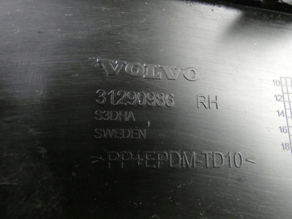 фото №3, Volvo v60 i s60 ii молдинг бампера правый перед правая r-design