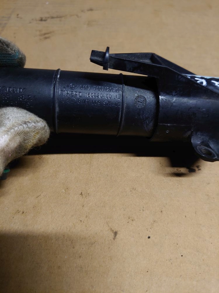 фото №3, Омыватель лампы заглушка правый mini cooper r56