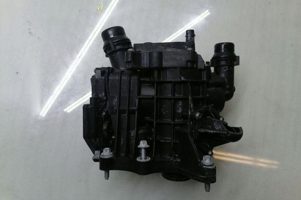 фото №8, Корпус термостата bmw 3 g20, g28 8642560 3.0l бензиновый 285kw 2020