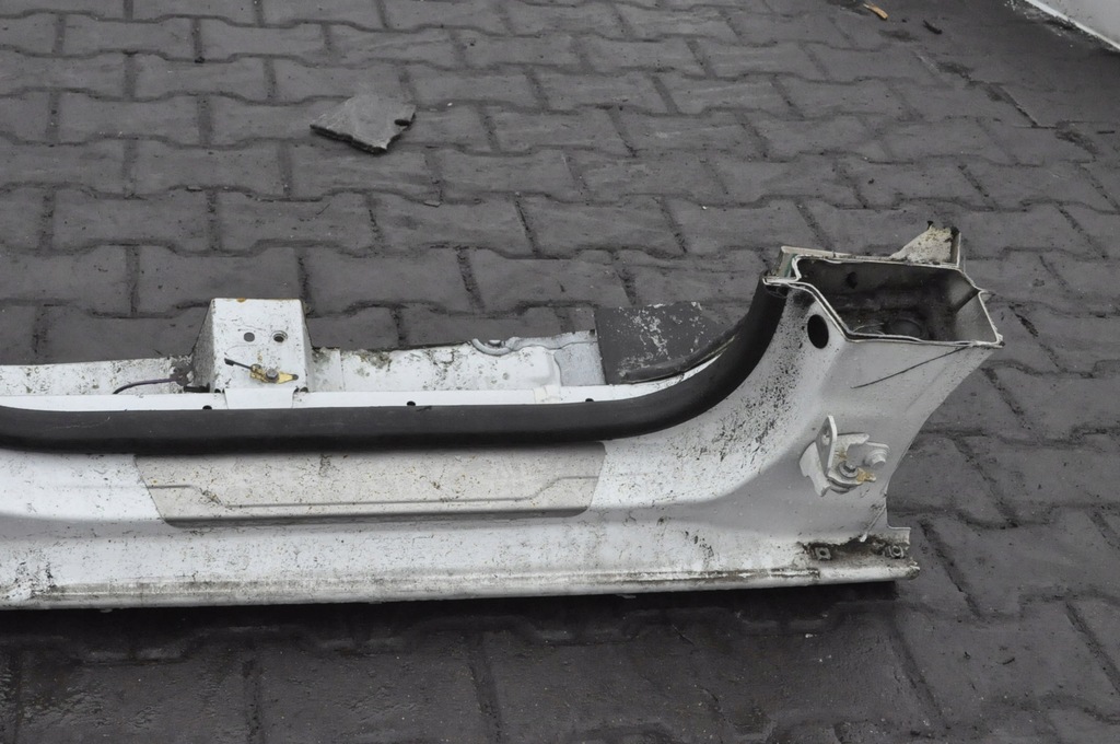 фото №5, Ford fiesta mk8 5d блок двигуна поріг правий