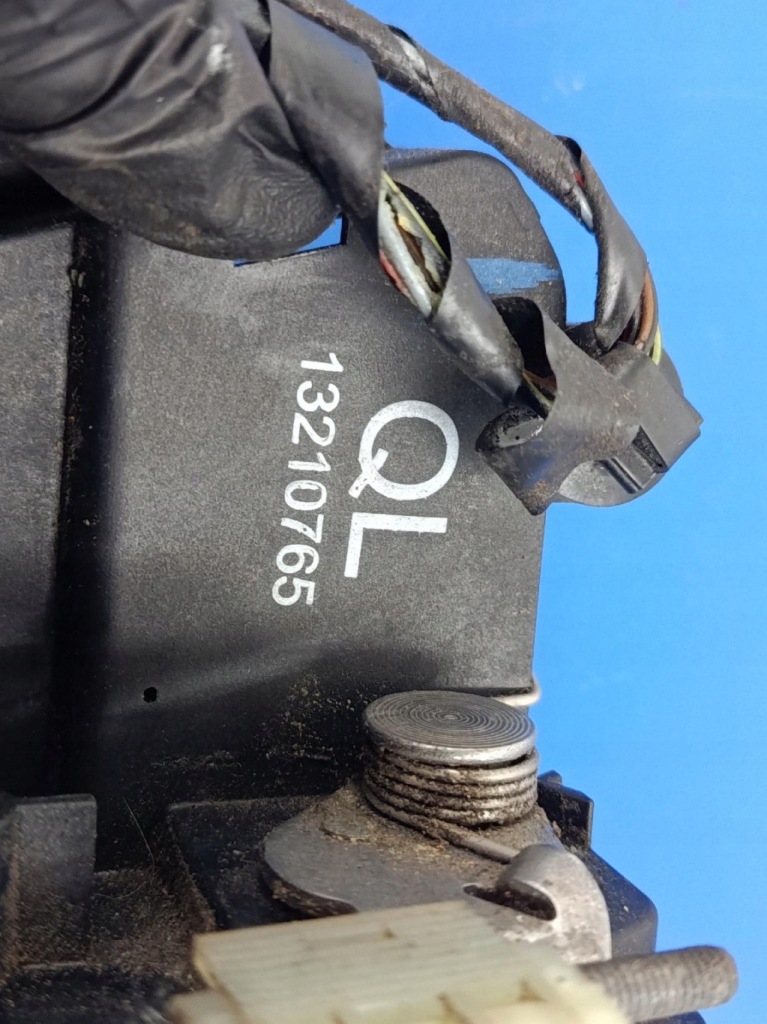 Opel vectra c рестайлінг  замок двері перед правий elekktryczny 13210765ql в Україні