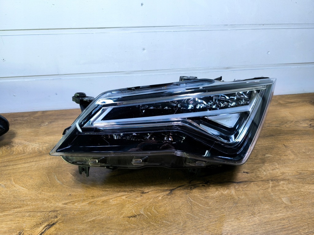 Купить Seat ateca фара перед передняя левая full led 576941007f