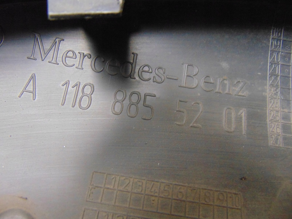 фото №12, Молдинг правая бампер перед mercedes cla w118 amg