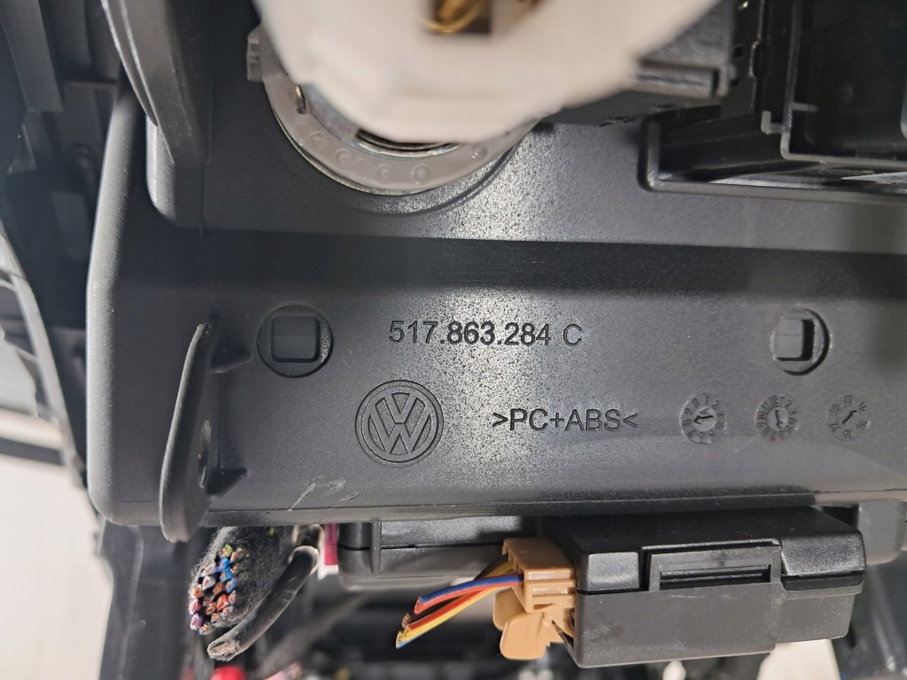 Vw golf sportsvan підлокітник тунель середній 517863284c Зі Шроту