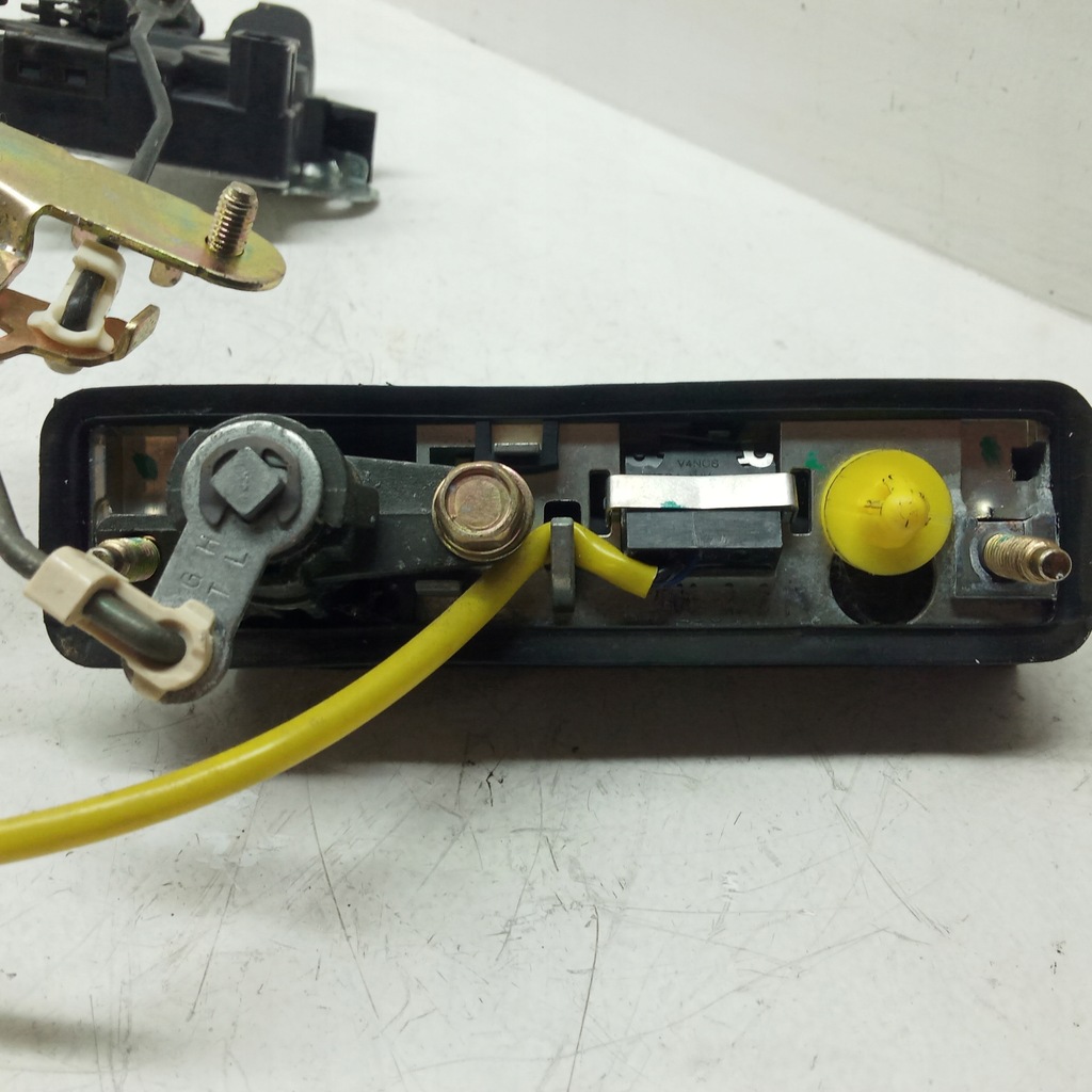 фото №7, Kia opirus 2003-2010 замок ручка мікровимикач кришки