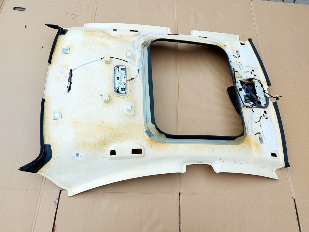 фото №7, C-klasa cla w117 потолок обшивка стойка amg sedan 19r.