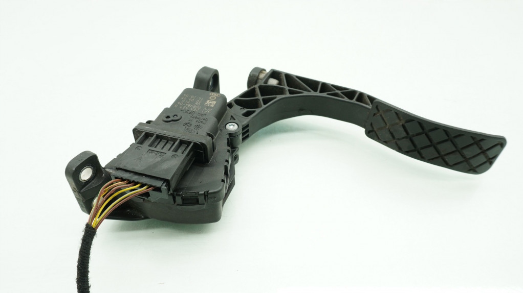 фото №1, Audi a6 c6 потенциометр педаль газа 4f1723523b