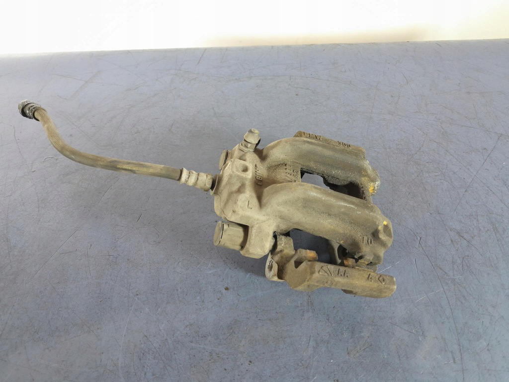 фото №4, Bmw 3 f34 суппорт скоба задняя левый 20/300