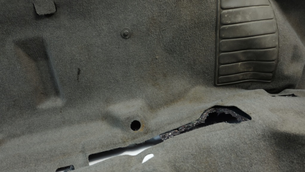 Nissan note e11 коврик обшивка европа в Украине