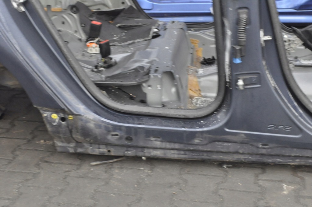 фото №2, Volvo v40 ii блок двигателя b порог правый czytaj описание