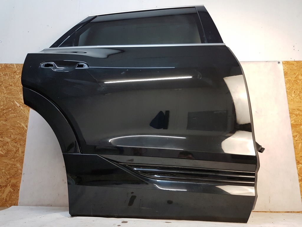 Audi e-tron дверь задняя задняя правое  ly9t 21r. Киев