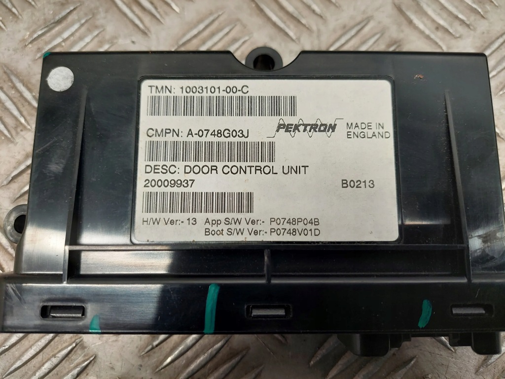 фото №2, Tesla model s 100310100c модули дверь