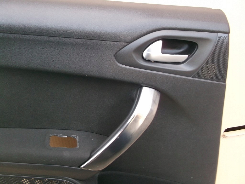 фото №4, Peugeot 2008 обшивка двері задня