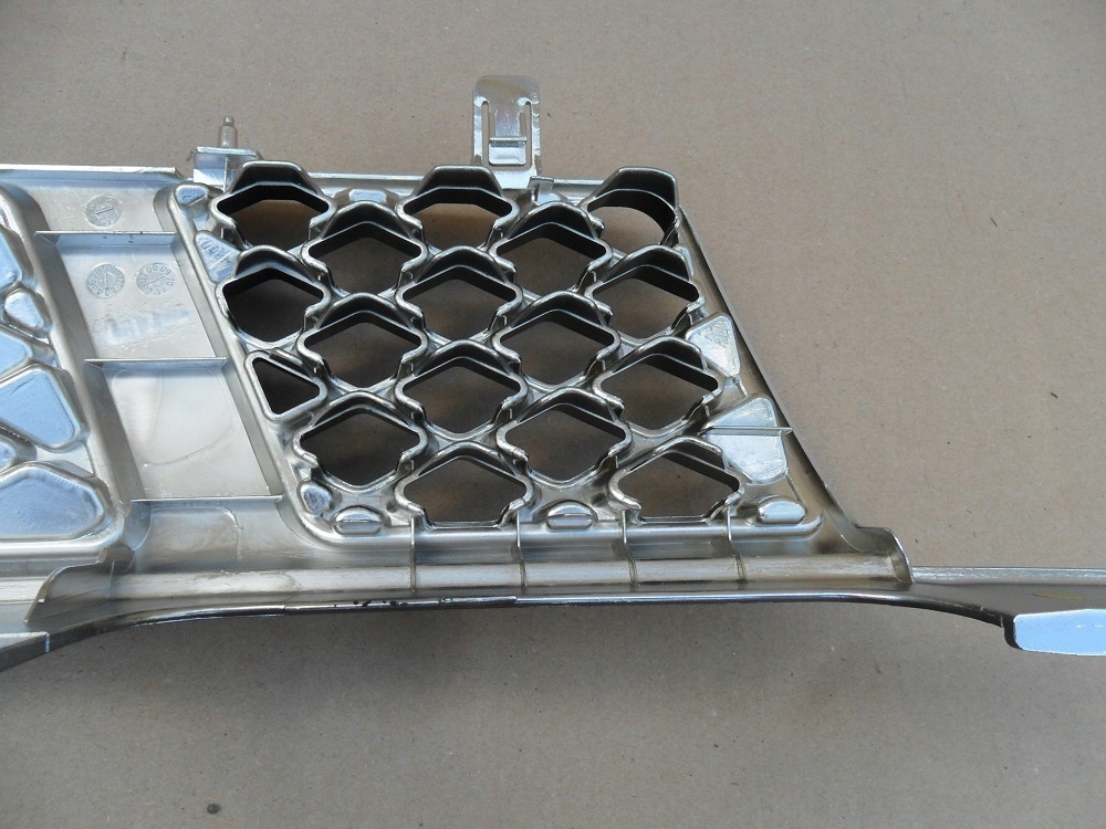 фото №11, Nissan x-trail t30 2003 2004 2005 2006 2007 решётка радиатора