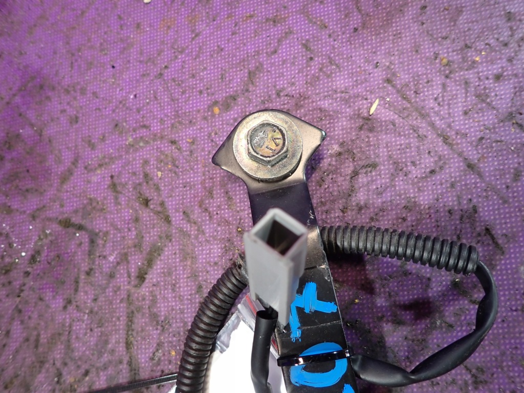 фото №3, Mazda 3 ii bl 08- кліпса поперечина перед ліва gp08