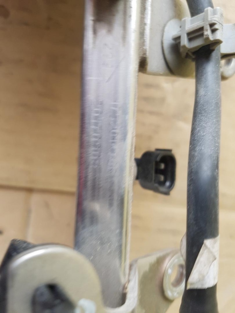 фото №4, Молдинг впрыскная 0.9tce renault clio iv