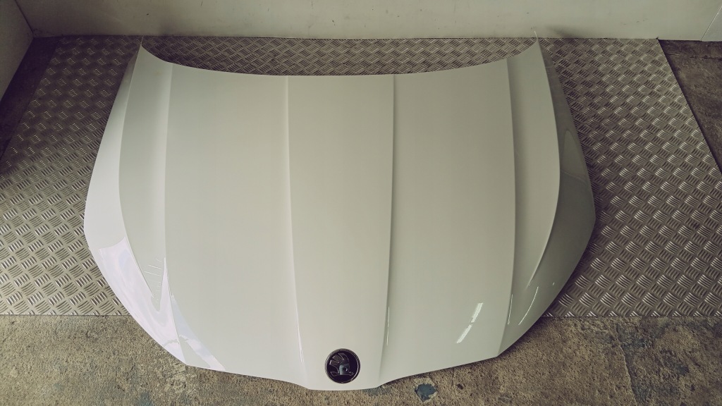 Капот двигателя skoda octavia iv 5e3 19-25 оригинал белый хорошее состояние Цена