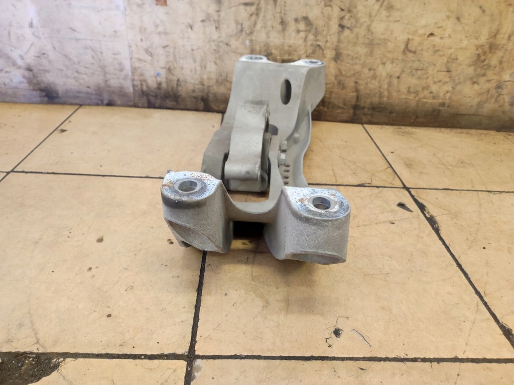 фото №8, Кронштейн кронштейн подушка коробки передач explorer vi 6 3.0b hybrid 4x4