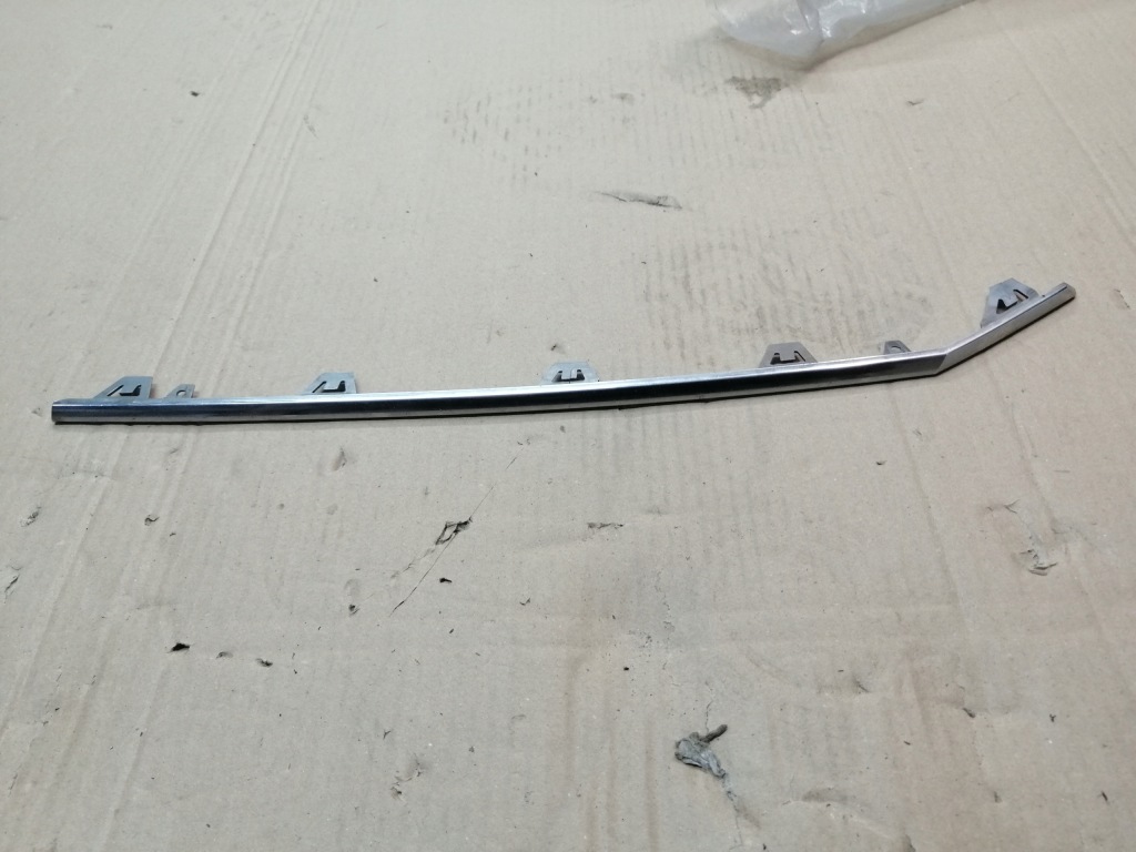 фото №1, Молдинг w решётка радиатора vw passat alltrack b8 3g0853505b