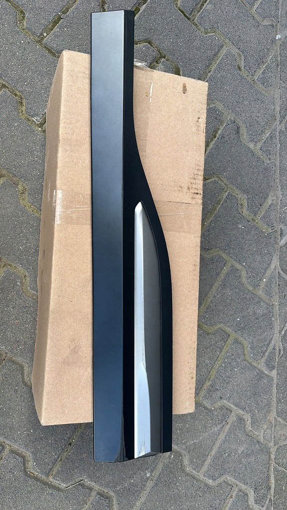 фото №1, Hyundai kona 2018- молдинг na дверь задняя правая