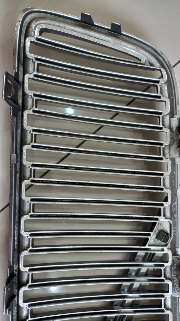 фото №16, Решітка радіатора решітка радіатора передній volvo v70 04-07 lift