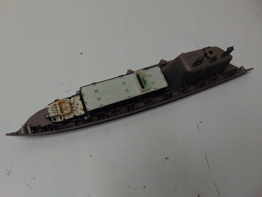 фото №10, Выключатель окон i зеркал левый перед kia rio iii 93570-1w130