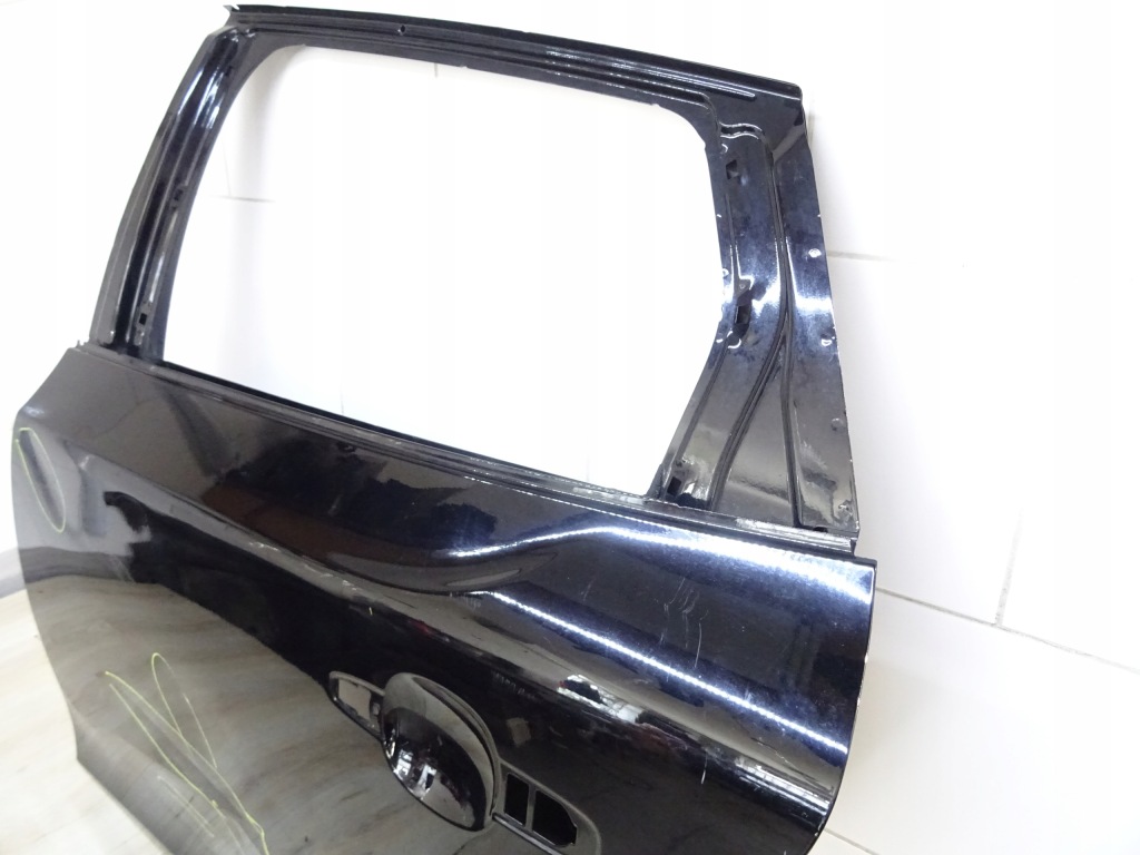 Volvo v40 2 дверь левое  задняя Цена