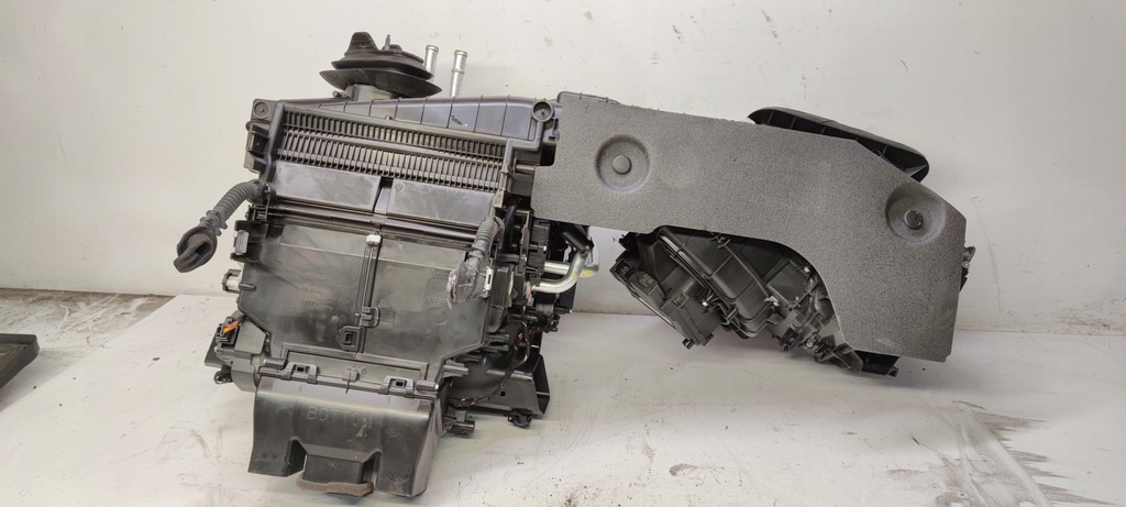 фото №9, Отопитель комплектная audi a4 b9 8w2816005g uk